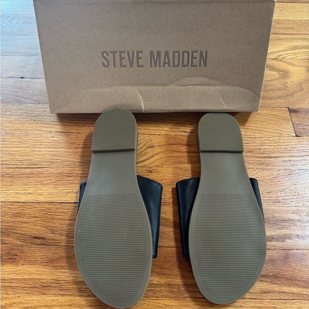 Steve Madden Classic Black Slides - Picture 3 of 3